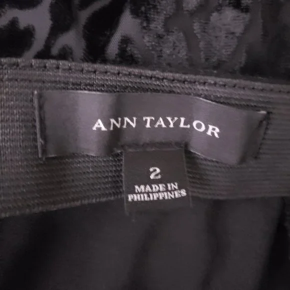 Ann Taylor Pencil Skirt Size 2 Black Velvet Leopard Zip Back - Picture 8 of 8